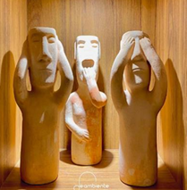 TRIO MOAIS